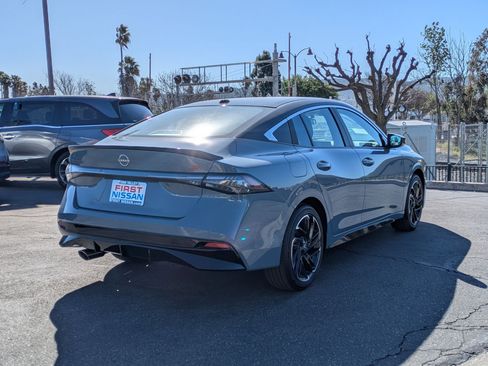 New 2026 Nissan Sentra SR w/ Floor Mat Package image 5