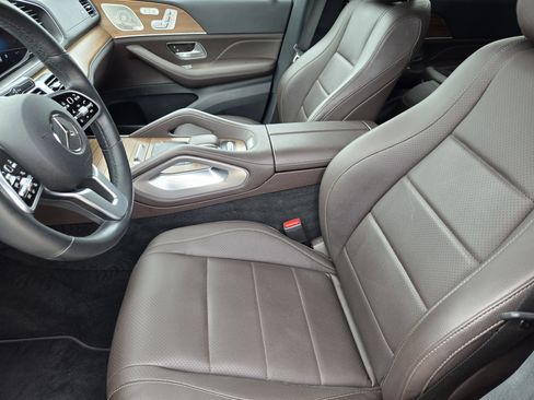 Used 2022 Mercedes-Benz GLS 450 4MATIC image 8