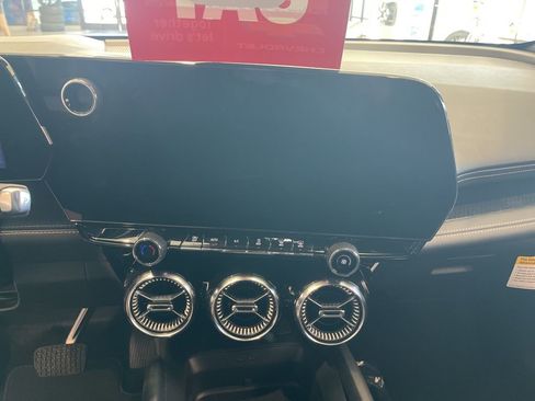 New 2025 Chevrolet Blazer EV LT image 17