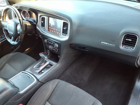 Used 2019 Dodge Charger SXT w/ Cold Weather Package image 19