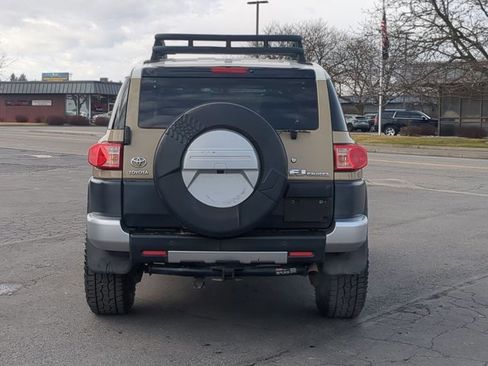 Used 2011 Toyota FJ Cruiser 4WD w/ Convenience Pkg image 7