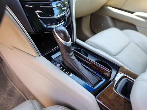 Used 2013 Cadillac XTS FWD image 17