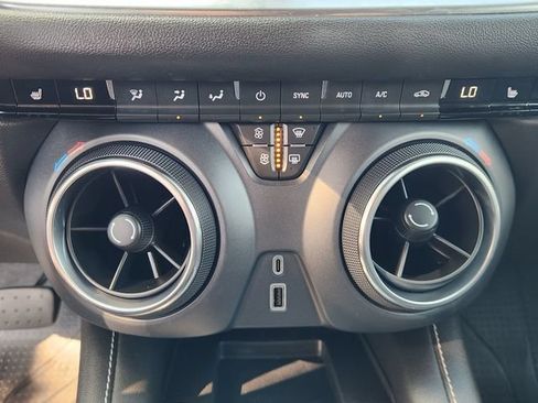 Used 2024 Chevrolet Blazer LT w/ Convenience Package FWD image 18