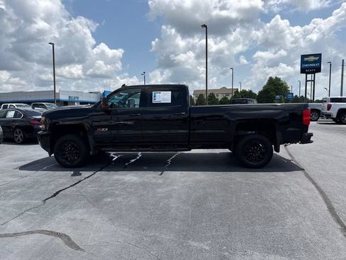 Used 2019 Chevrolet Silverado 2500 LTZ w/ Duramax Plus Package AWD/4WD image 6