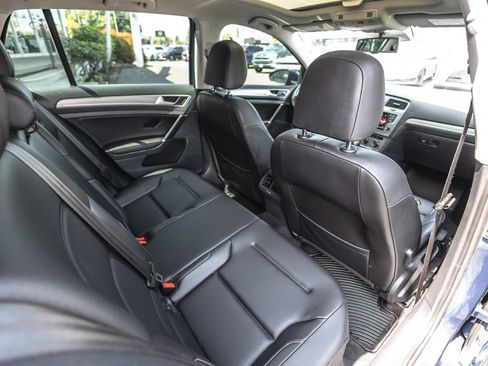 Used 2016 Volkswagen Golf SE w/ Lighting Package FWD image 27