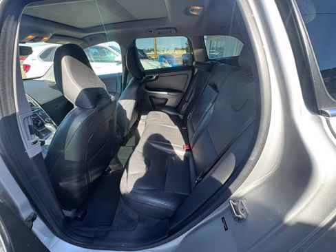Used 2016 Volvo XC60 T5 Premier w/ Proximity Package FWD image 20