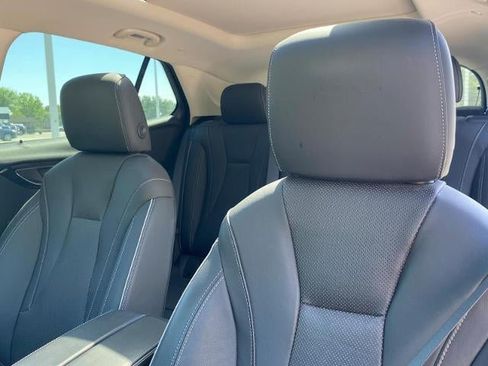 Used 2021 Buick Envision Essence w/ Technology Package I AWD/4WD image 23
