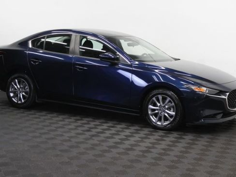 Used 2020 MAZDA MAZDA3 Sedan FWD image 3