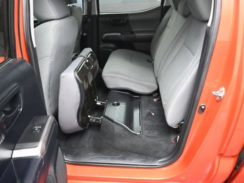 Used 2016 Toyota Tacoma SR5 w/ Towing Package RWD image 29