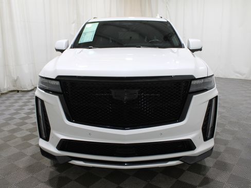 Certified 2023 Cadillac Escalade ESV V image 40