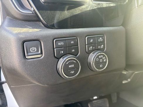 Used 2024 Chevrolet Silverado 2500 LTZ image 21