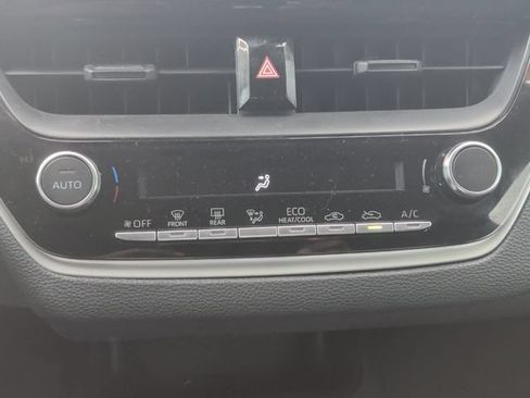 Used 2025 Toyota Corolla LE FWD image 25