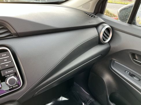 Used 2025 Nissan Versa S w/ S Plus Package image 21