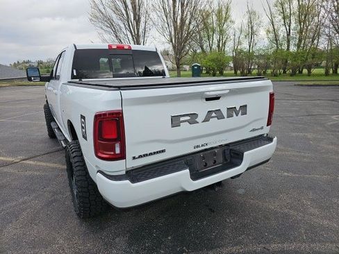 Used 2025 RAM 2500 Laramie AWD/4WD image 3
