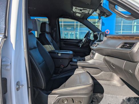 Used 2023 Chevrolet Suburban Premier image 44