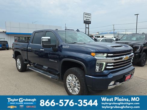Used 2022 Chevrolet Silverado 2500 High Country AWD/4WD image 2