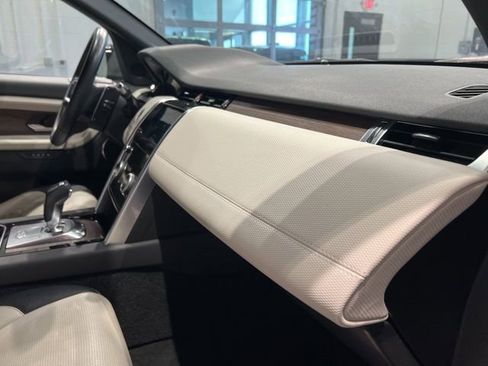 Used 2022 Land Rover Discovery Sport SE R-Dynamic image 31