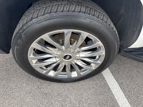 Used 2021 Cadillac Escalade ESV Premium Luxury image 10