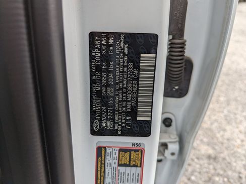 Used 2024 Hyundai Elantra SEL image 38