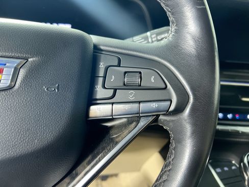 Used 2024 Cadillac Escalade Premium Luxury RWD image 17