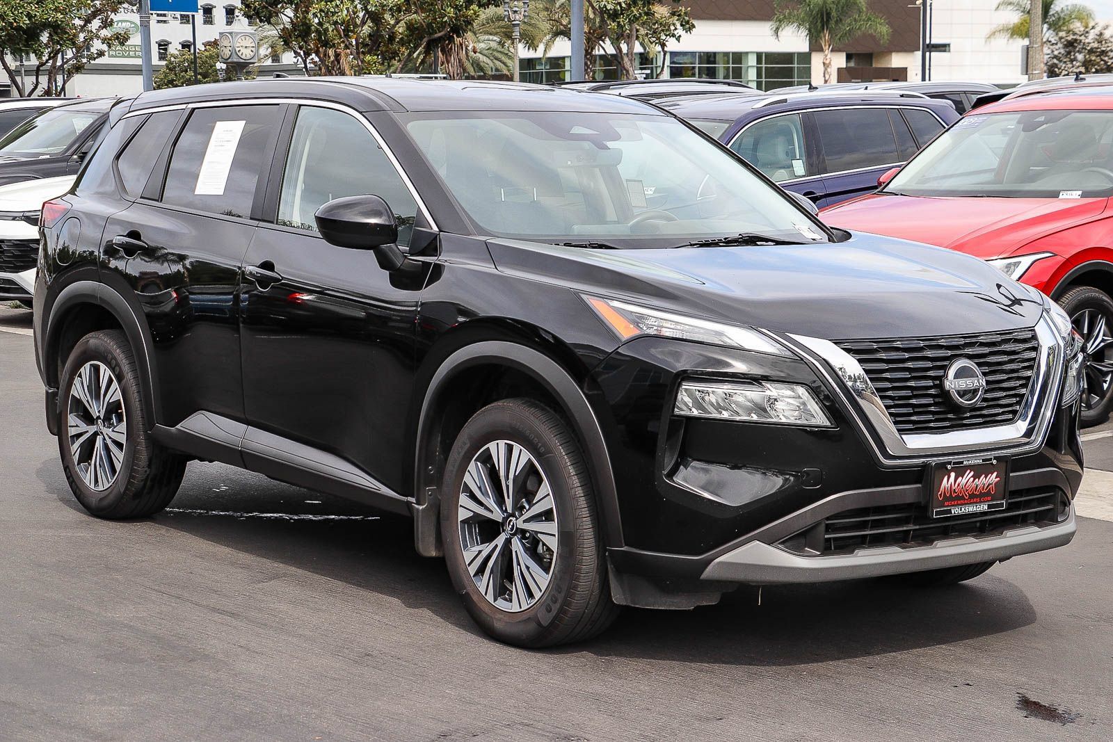 Used 2023 Nissan Rogue SV FWD image 3