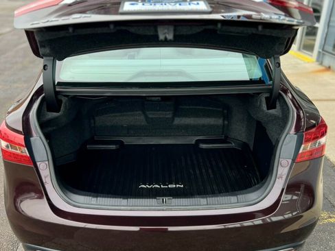 Used 2018 Toyota Avalon Limited w/ All Weather Liner Package image 8