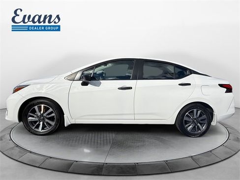 Used 2024 Nissan Versa S w/ S Plus Package image 2