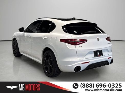 Used 2022 Alfa Romeo Stelvio Veloce AWD/4WD image 5