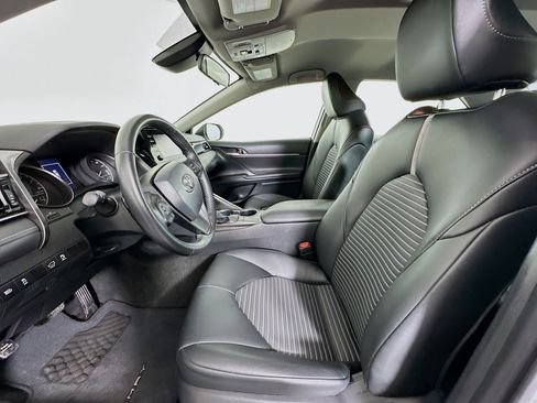 Used 2023 Toyota Camry SE image 13