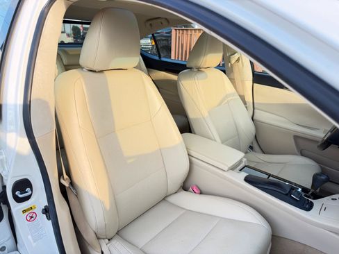 Used 2015 Lexus ES 350 w/ Luxury Package FWD image 44