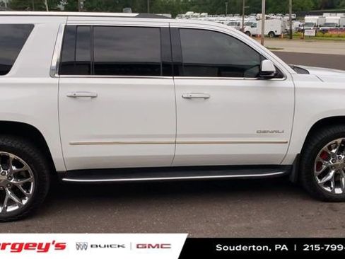 Used 2020 GMC Yukon XL Denali w/ Enhanced Security Package AWD/4WD image 11