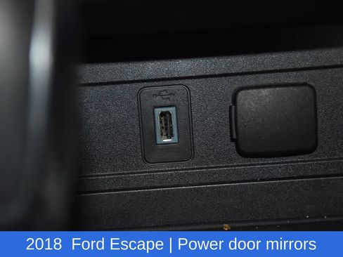 Used 2018 Ford Escape SE FWD image 21