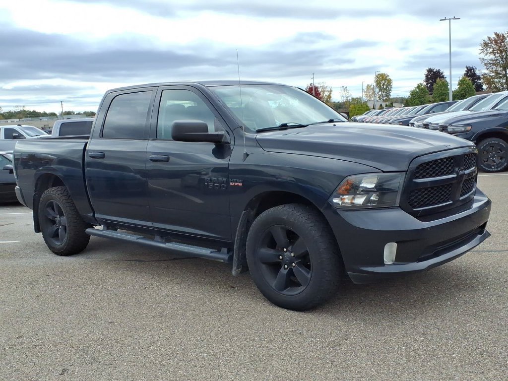 Used 2017 RAM 1500 Express w/ Black Ram 1500 Express Group AWD/4WD image 3
