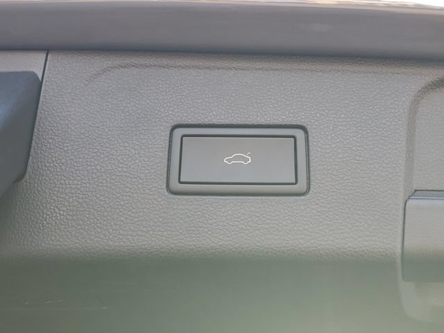 Used 2024 Volkswagen Atlas Peak Edition SEL AWD/4WD image 37