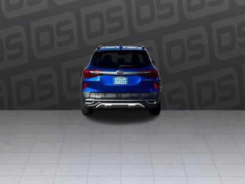 Used 2021 Kia Seltos SX w/ SX Sunroof Package image 4