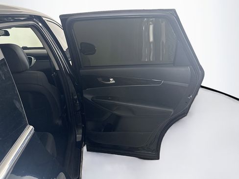 Used 2019 Kia Sorento L FWD image 30