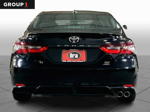 Used 2021 Toyota Camry SE w/ Cold Weather Package image 4