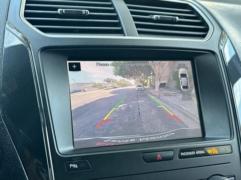 Used 2019 Ford Explorer XLT w/ Equipment Group 202A FWD image 21