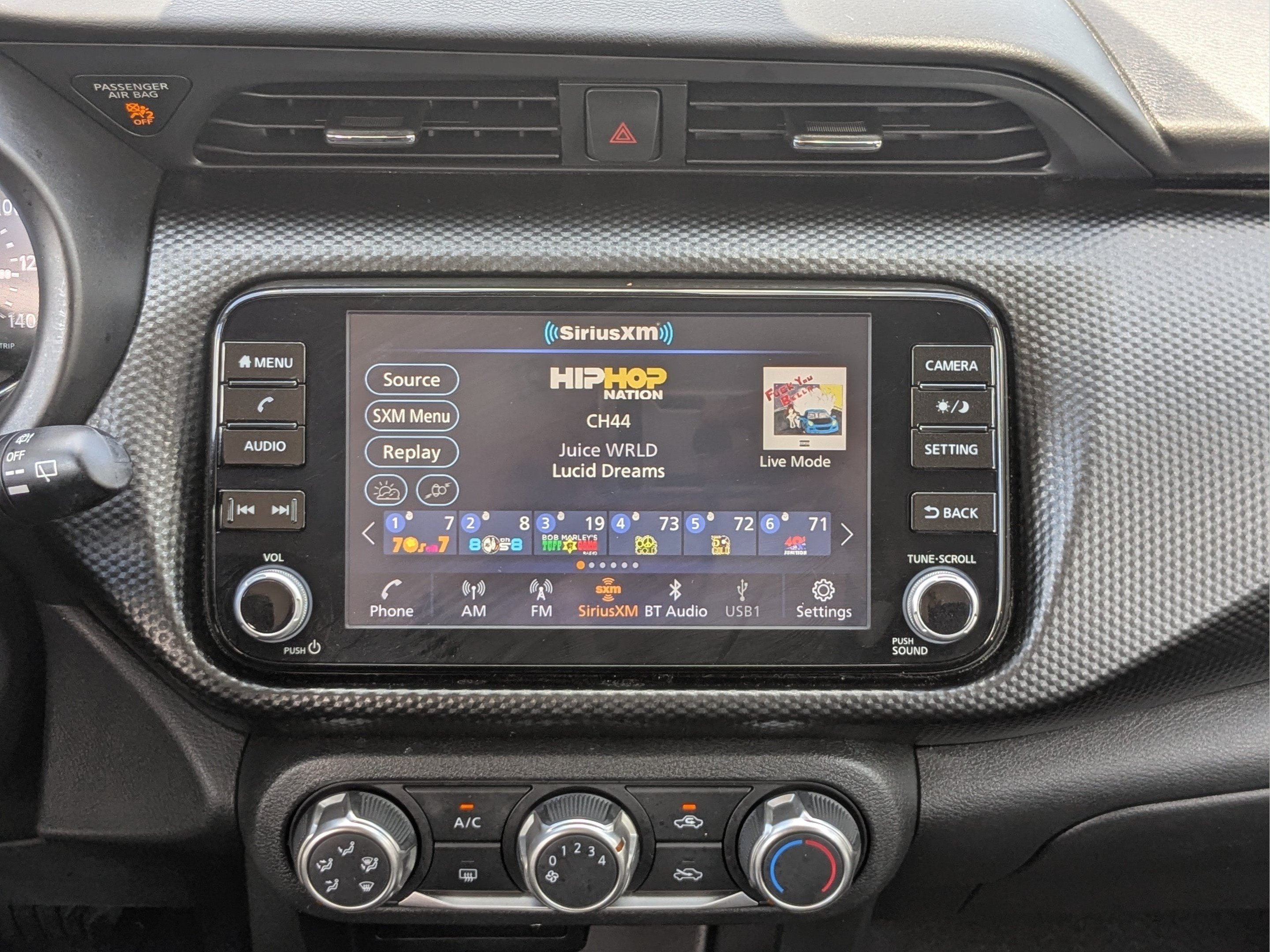 Used 2023 Nissan Kicks SV FWD image 14