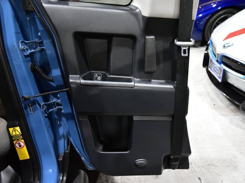 Used 2012 Toyota FJ Cruiser 4WD w/ Convenience Pkg image 32