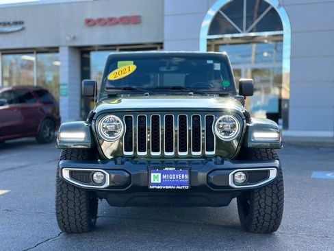 Used 2021 Jeep Wrangler Unlimited Sahara w/ Cold Weather Group AWD/4WD image 8
