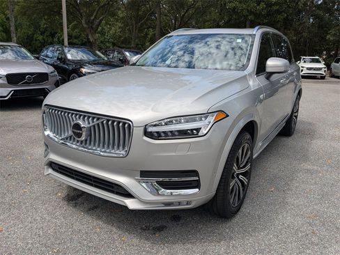 Certified 2025 Volvo XC90 B6 Plus image 8