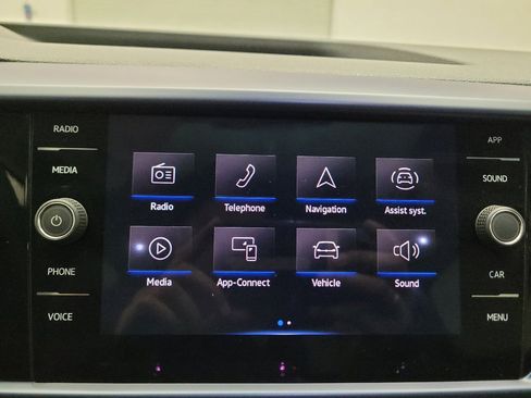 Used 2023 Volkswagen Taos SE w/ Panoramic Sunroof Package FWD image 25