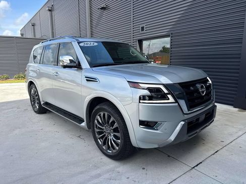 Used 2024 Nissan Armada Platinum w/ Captain's Chairs Package RWD image 9