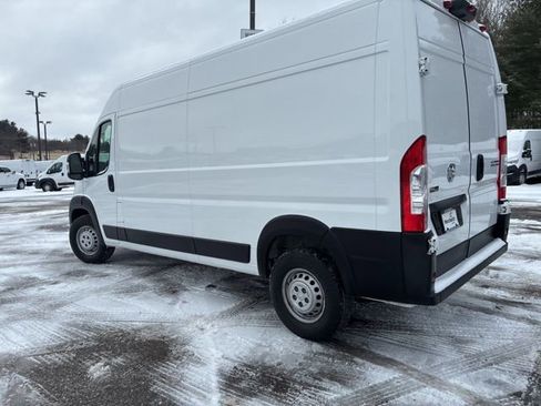 Used 2024 RAM ProMaster 2500 w/ Convenience Group image 8