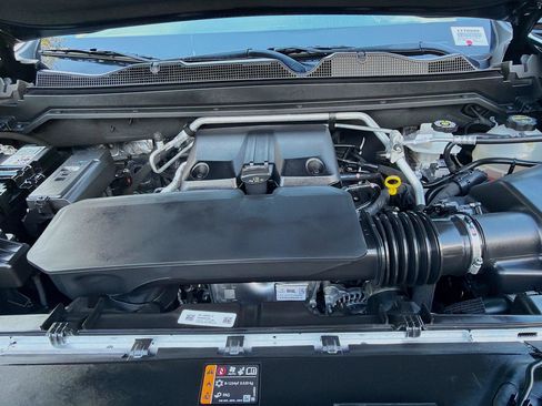 Used 2025 Chevrolet Colorado Z71 w/ Technology Package image 36