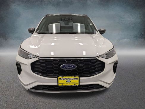 Used 2024 Ford Escape ST-Line w/ Tech Pack #1 AWD/4WD image 2