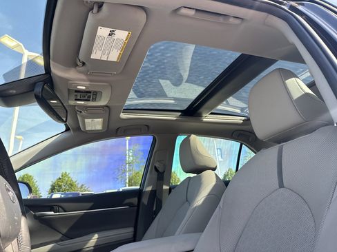 Used 2024 Toyota Camry XSE w/ Navigation Package image 13