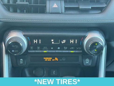 Used 2021 Toyota RAV4 XLE image 29