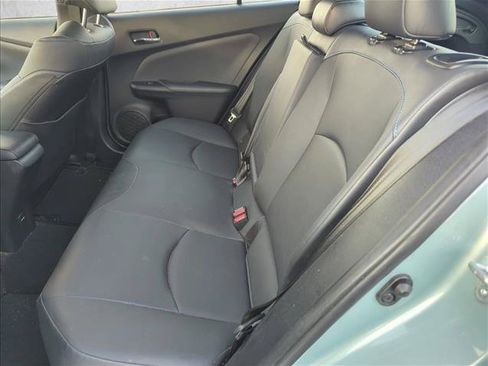 Used 2017 Toyota Prius Three Touring w/ Carpet Mat Package FWD image 9